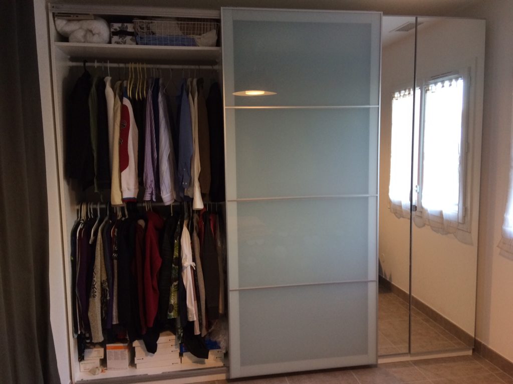 dressing Handinary Stories